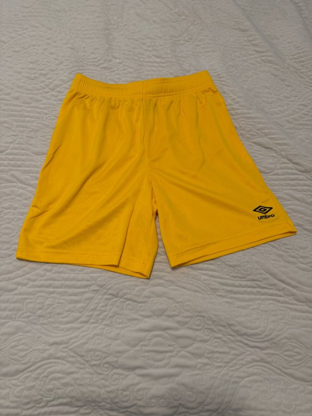 Umbro Mesh Shorts - Picture 3 of 3